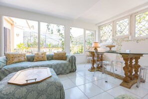 Apartment | Living area - Rental in Rome Rental in Rome Tre Lune Penthouse (Rome)