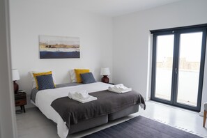 Iron/ironing board, WiFi, bed sheets - KANOA HOUSE (Santo Isidoro)