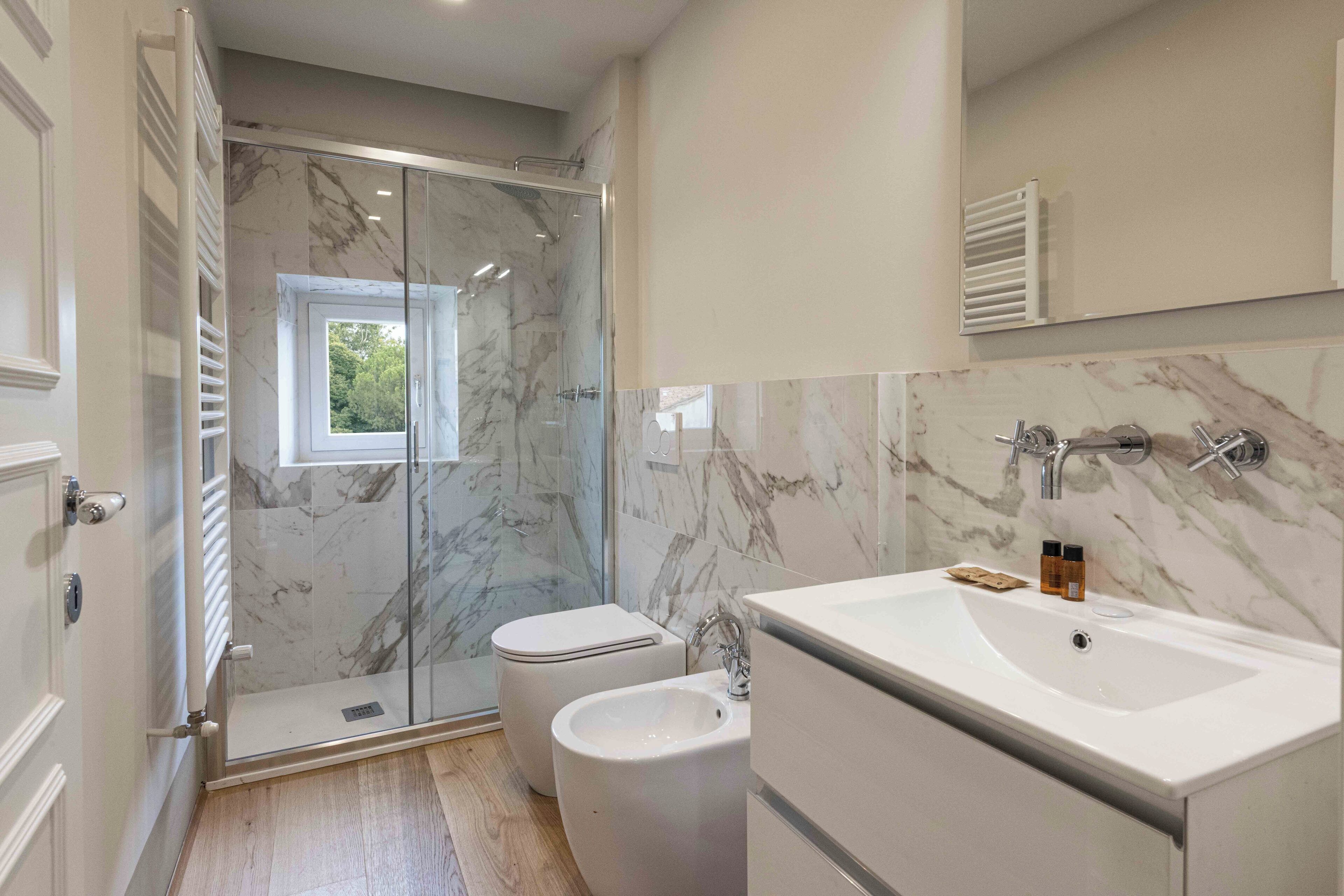 Comfort Apartment, Balcony | Bathroom