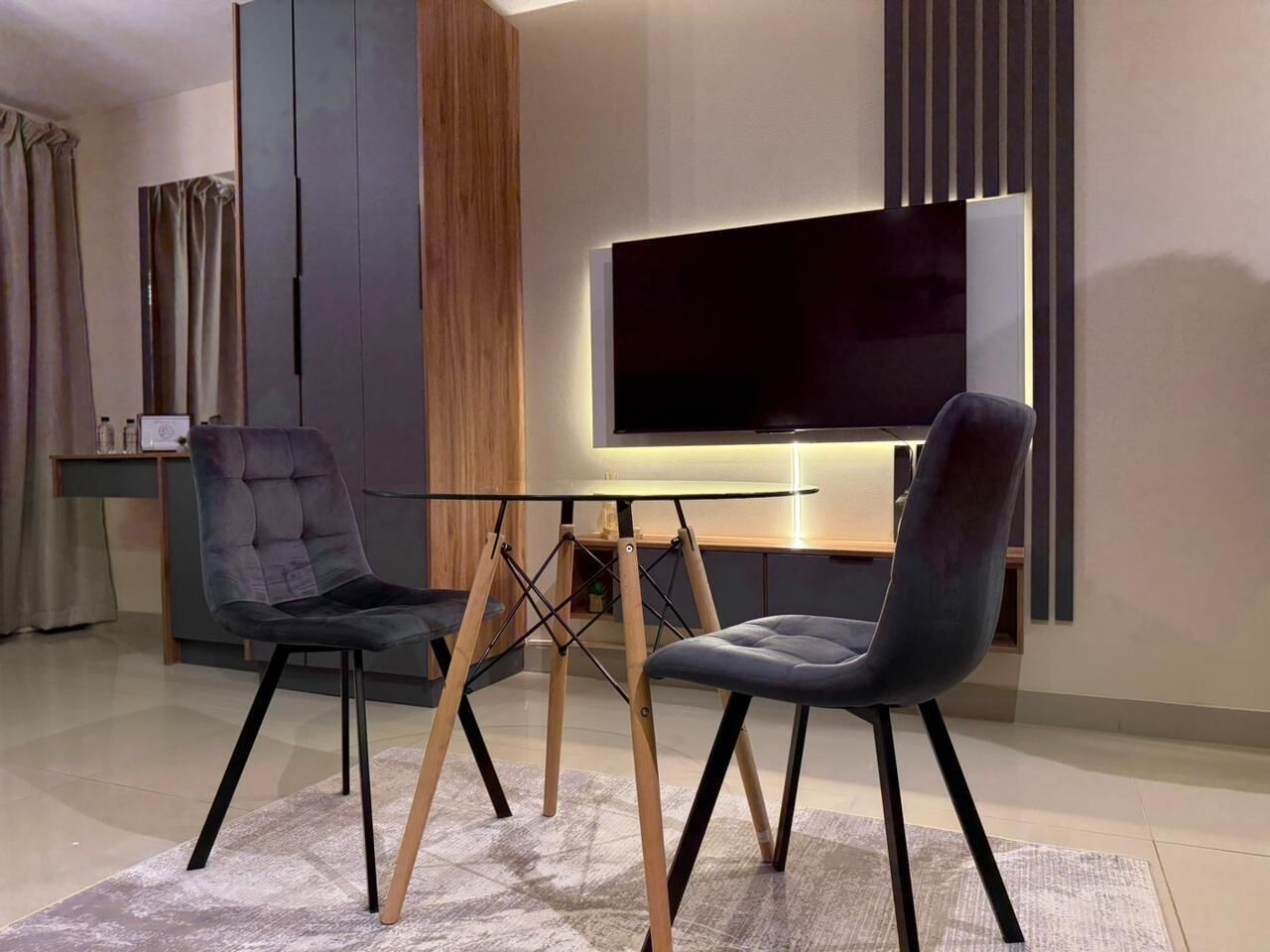 المنشأة من الداخل