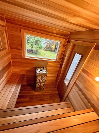 Sauna. Hilltop Cottage w/ Sauna - 3-bedroom home with sauna & heated outdoor shower!