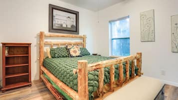 Bureau, fer et planche Ă repasser, Wi-Fi, draps fournis