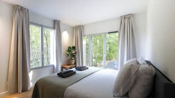 5 bedrooms, WiFi, bed sheets