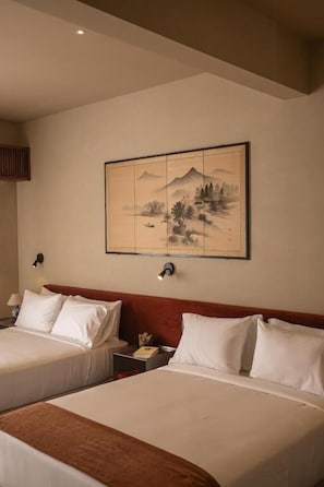 Luxury Double Room, City View | In-room safe, desk, laptop workspace, blackout drapes - Hotel Oculto (Ciudad de México)