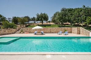 Pool - Immaculate 3 bedroom luxury apartment with private roof terrace & pool (Tavira)