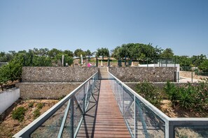 Property grounds - Immaculate 3 bedroom luxury apartment with private roof terrace & pool (Tavira)