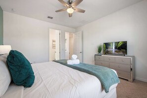 9 bedrooms, iron/ironing board, WiFi, bed sheets - Huge 9BR/Solara Resort/Themed Rooms/Games/Disney! (Kissimmee)