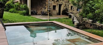 Cargol de Mas Violella Country House: Nature Park, Direct Garden Access, Pool & Wi-Fi