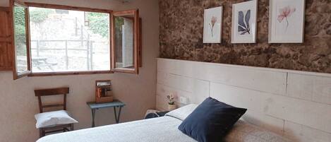 1 chambre, fer et planche Ă repasser, Wi-Fi, draps fournis