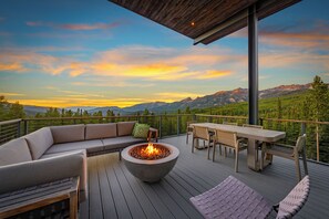 Outdoor dining - Big Sky Vista - Hot Tub, Fireplace & Mountain View (Big Sky)