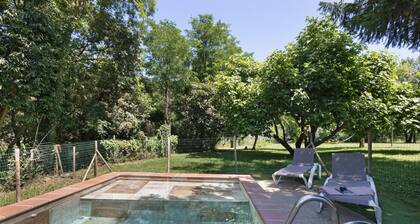 Cabana at Mas Violella: Charm, Views, and Natural Light. Air Conditioning & Wi-Fi