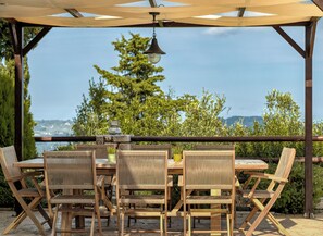 รับประทานอาหารกลางแจ้ง