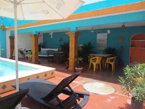 Outdoor dining - Budget Living: Mexican Beach Town (Chelem)