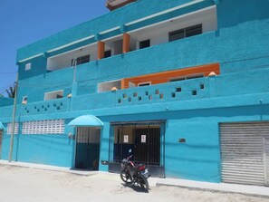 Exterior - Easy Poolside Living in  Chelem, Mexico! (Chelem)