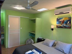WiFi, bed sheets - Friendly Chelem  Poolside Apartment! (Chelem)