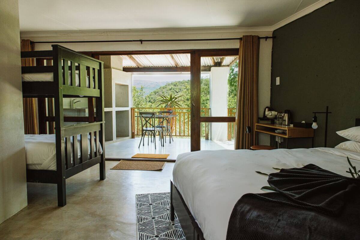 Habitación familiar, patio | Wifi gratis y ropa de cama