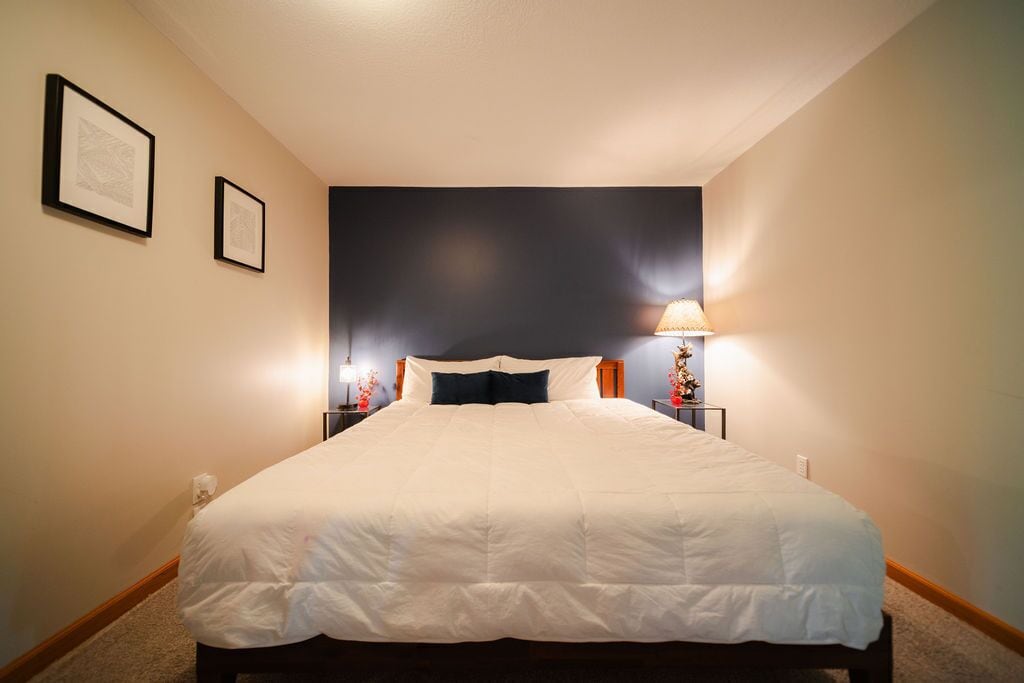 3 bedrooms, WiFi (free), bed sheets