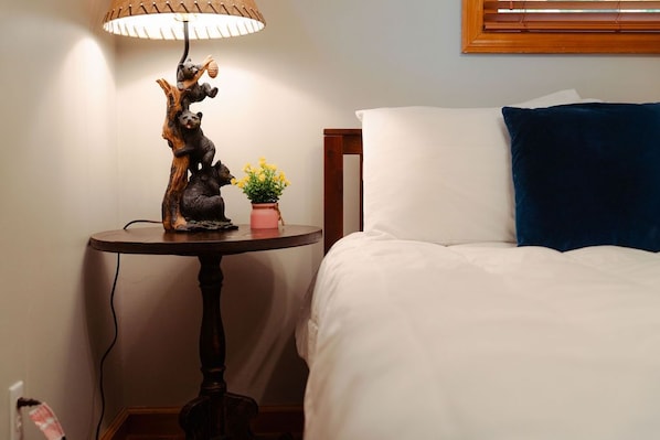 3 bedrooms, WiFi (free), bed sheets