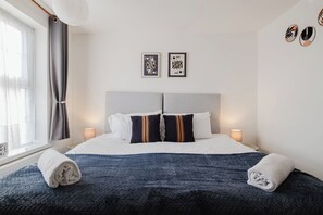 3 dormitorios, tabla de planchar con plancha, wifi gratis y ropa de cama