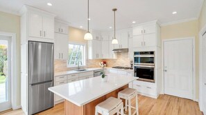 Microwave, oven, stovetop, coffee/tea maker