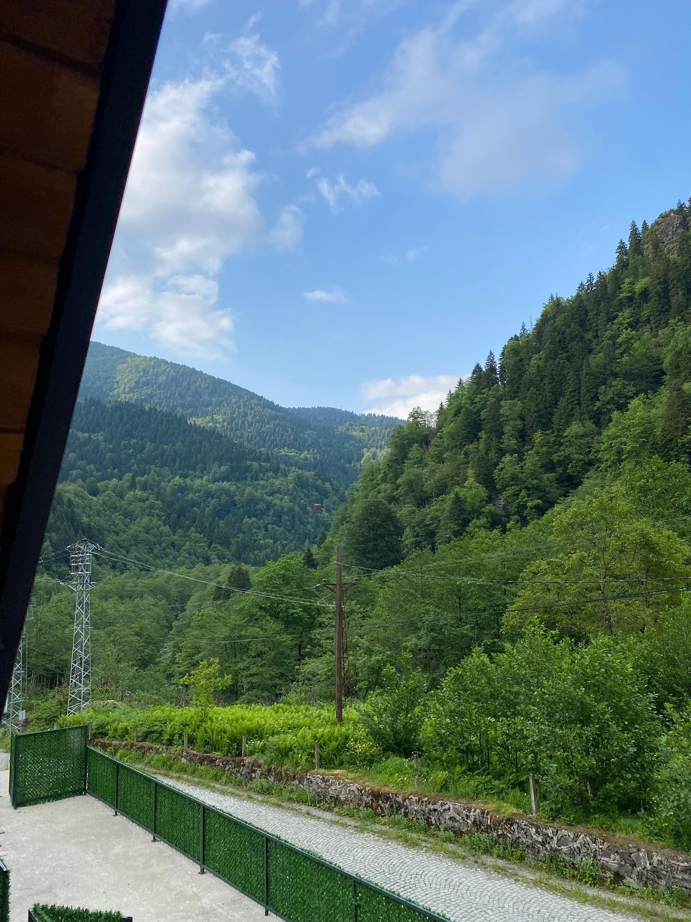 家庭平房, 山谷景观 | 前台