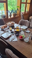 Free daily full breakfast 