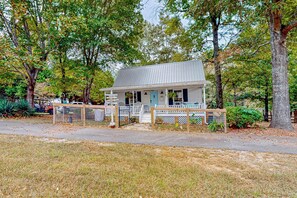 Exterior - 1BR Dog-Friendly Home w/ In-Unit Laundry (Landrum)