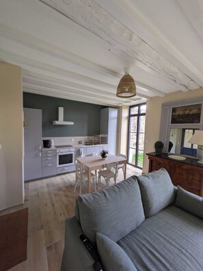 Smart TV - Manoir Saint Joseph - Gîte Jean Cousin (Sens)