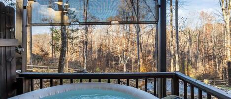 Bañera de hidromasaje al aire libre