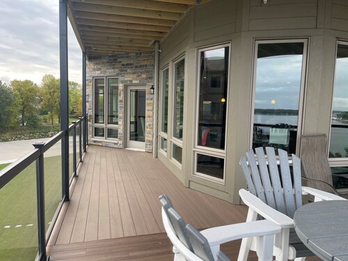 Spacious 3BR/2BA Bridges Bay corner Condo w/Waterpark Passes & Great Amenities!