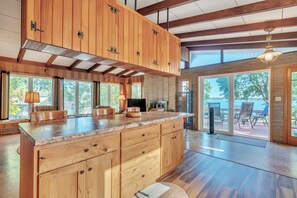 Interior - Classic West Lake Cabin with a Beautiful View (Wahpeton)