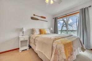 4 bedrooms, internet, bed sheets