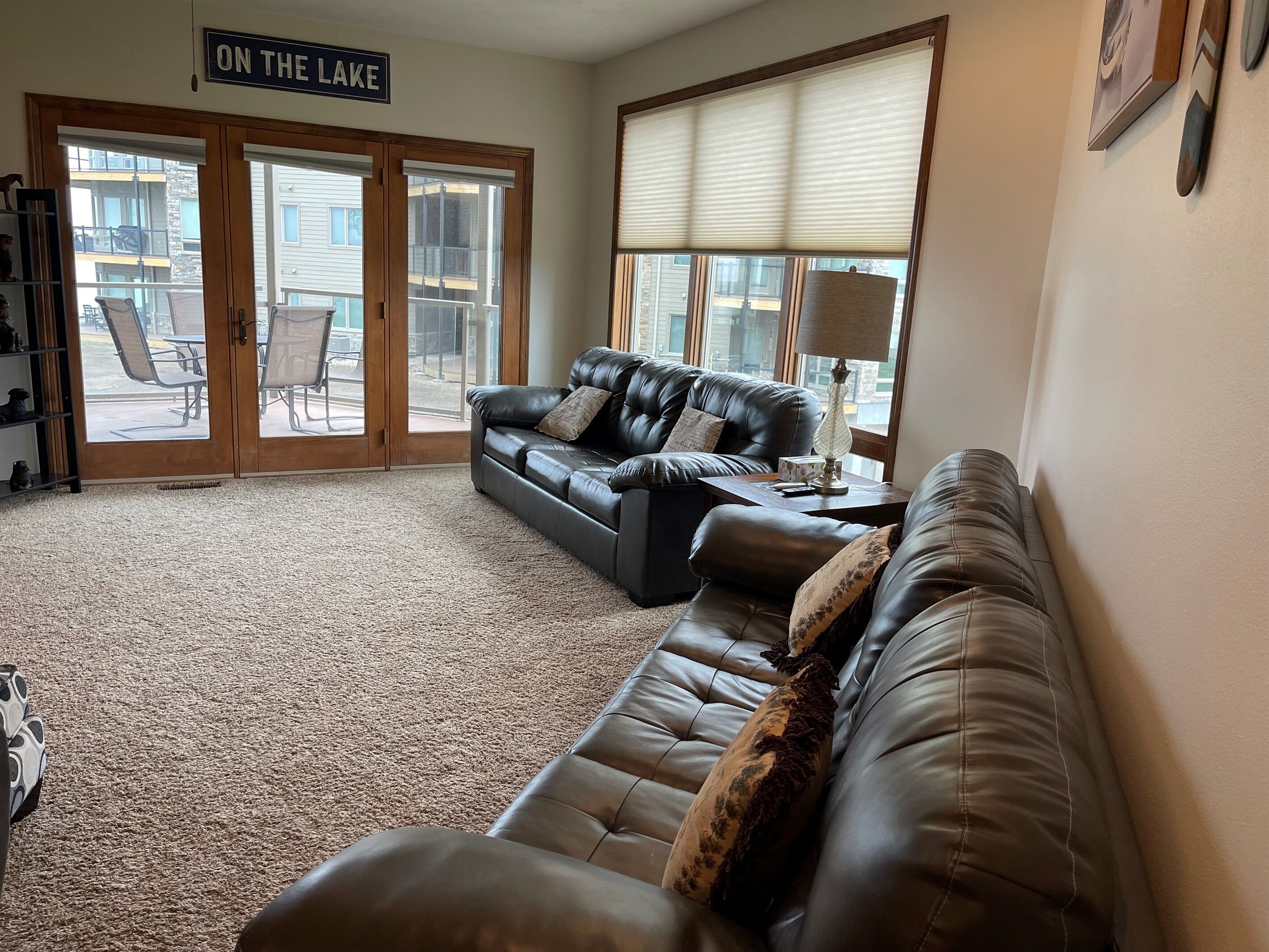 Smart TV, fireplace, video games