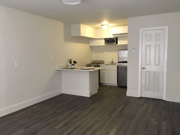 Private kitchen - Awesome unit in Miami for your next getaway. Walking distance from Cocowalk! (Miami)