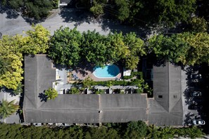 Exterior - Awesome unit in Miami for your next getaway. Walking distance from Cocowalk! (Miami)