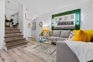 Smart TV - Perfect for Groups - 5 bedrooms - Southside (Birmingham)