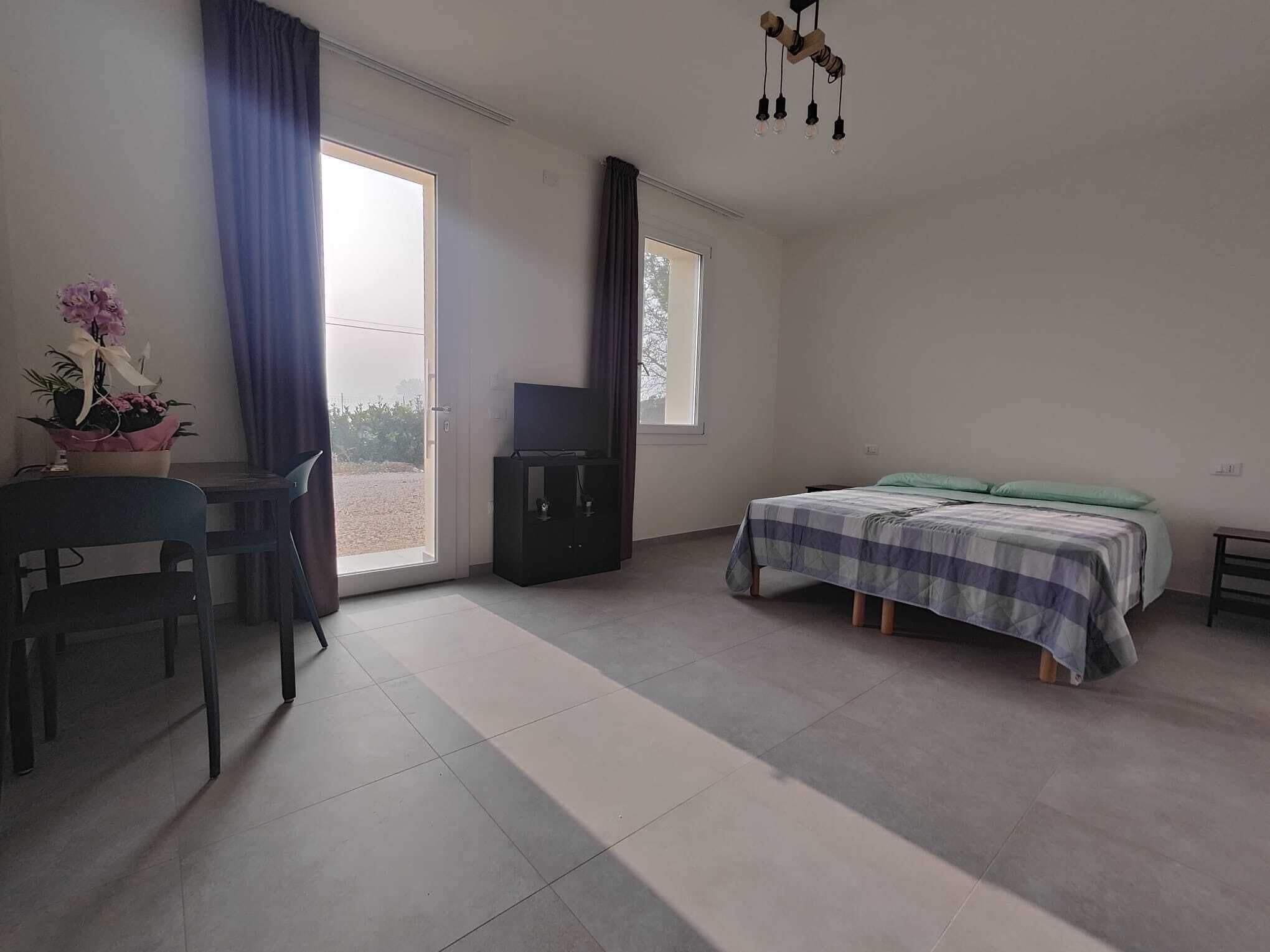 Bộ đồ giường cao cấp, trang trí khác biệt, bàn 