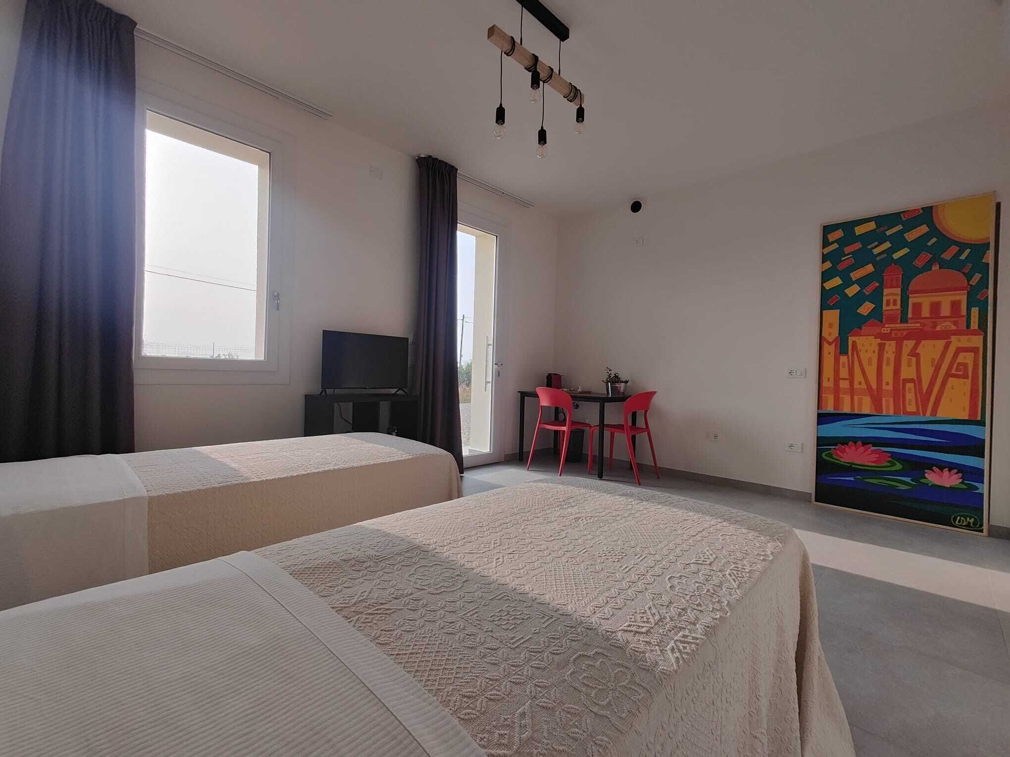 Lavanda in Fiore | Hochwertige Bettwaren, individuell dekoriert, Schreibtisch