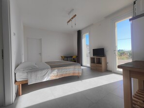 Family Apartment | Premium bedding, individually decorated, desk, free WiFi - Agriturismo Pentafora (Marmirolo)