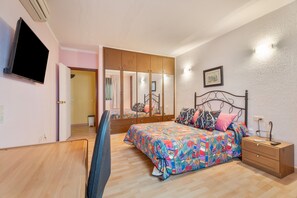 Iron/ironing board, WiFi, bed sheets - Vacation Home 'Casa Francisco' with Sea View, Wi-Fi and Air Conditioning (Granadilla)