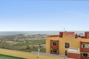 Property grounds - Vacation Home 'Casa Francisco' with Sea View, Wi-Fi and Air Conditioning (Granadilla)