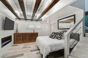 5 slaapkamers, een bureau, een strijkplank/strijkijzer, gratis wifi