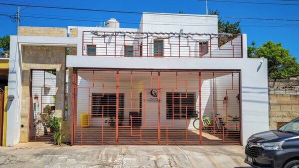 Front of property - Hotel Casa Monserrat (Mérida)