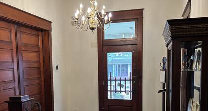 Austin Room - Hardeman House Bed and Breakfast