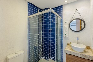 Basic-Villa | Badezimmer | Dusche