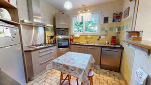 Fridge, microwave, oven, dishwasher - Le Coin du Large (Saint-Gilles-Croix-de-Vie)