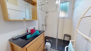 Shower - Le Coin du Large (Saint-Gilles-Croix-de-Vie)