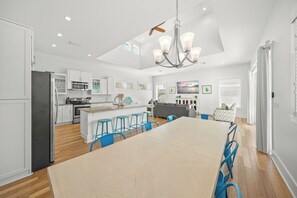 Dining - New! Heated Pool & Putting Green! Sleeps 15! (Bradenton Beach)