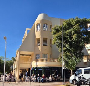 Exterior - Spacious 3-bedroom apartment with AC, steps from the beach in charming Jávea. (Jávea)