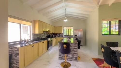 En Bar Terre Villa: Experience Village Life